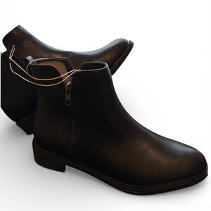 Classic Black Ankle Boots size 8.5
